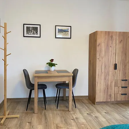 Karkonoska 12 아파트