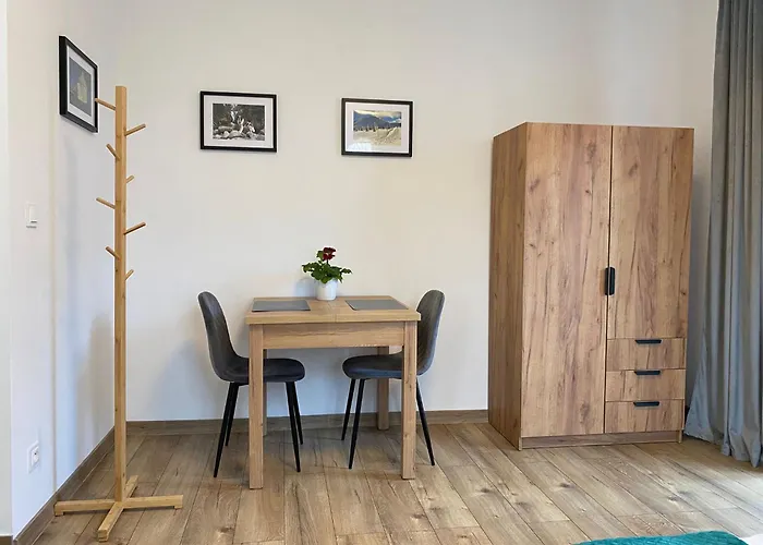 Karkonoska 12 아파트